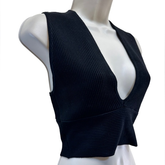 HOUSE OF HARLOW 1960 Black Deep V-neck Cropped Compression Knit Top - Picture 6 of 8